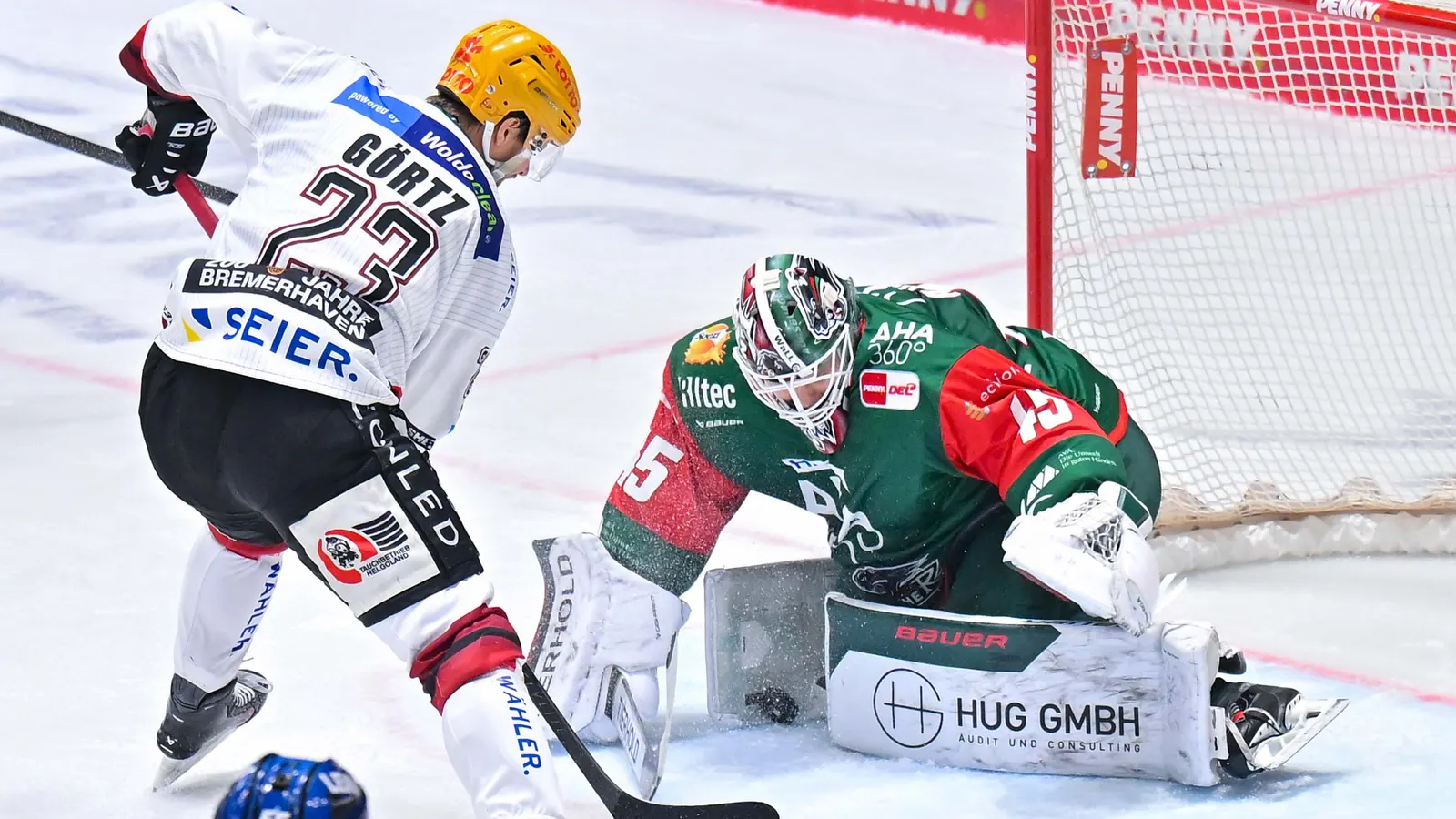Tobias Ancicka feiert seinen ersten AEV-Shutout
