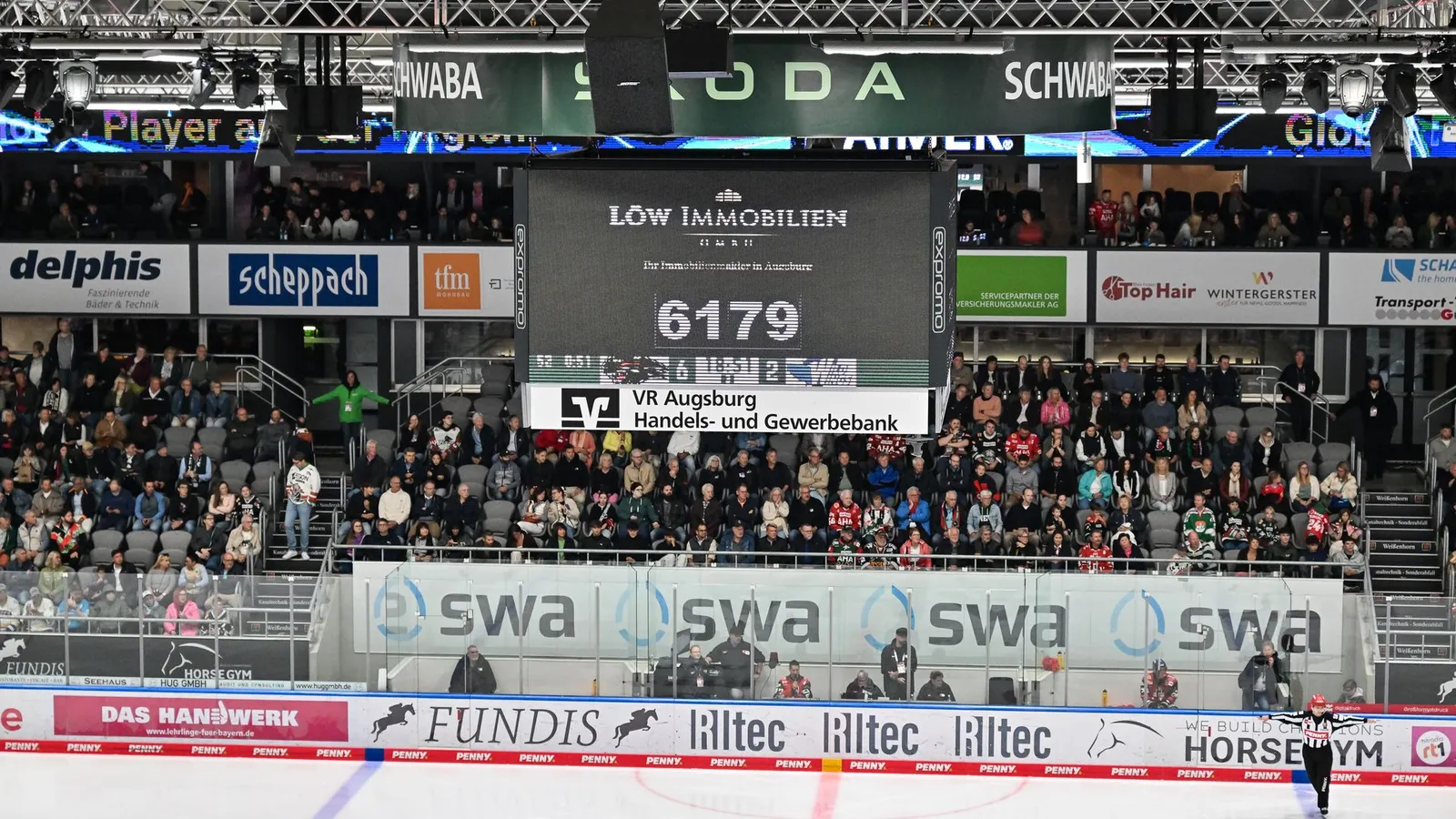 Die Präsentation der Zuschauerzahl bei einem Heimspiel der Panther im CFS. 