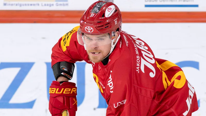Sean Malone im Trikot der SCL Tigers in der Schweiz. 