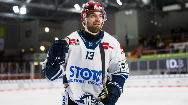 Felix Scheel im Trikot der Schwenninger Wild Wings in der PENNY DEL. 