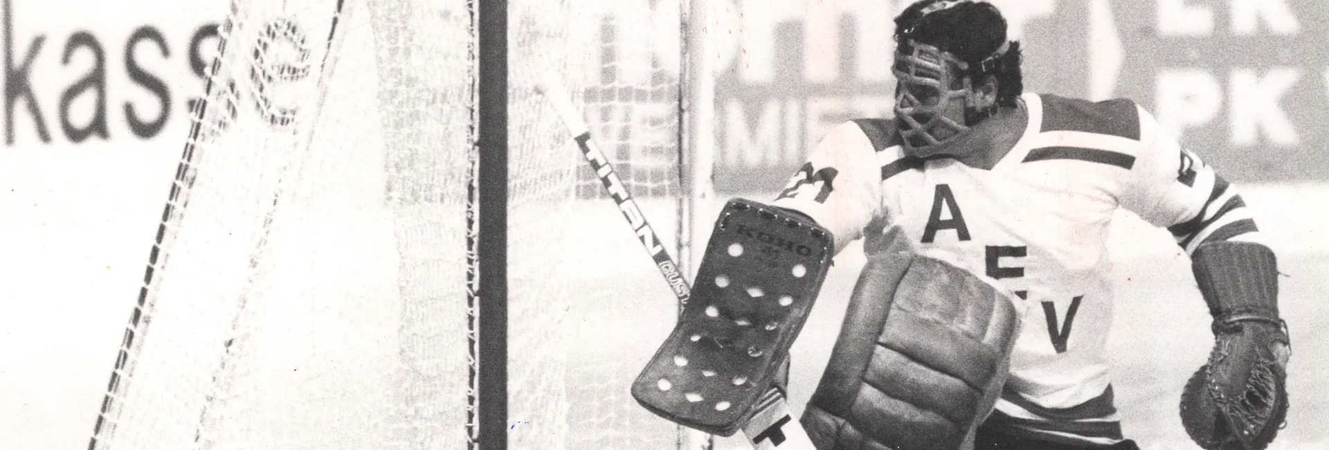 Historische Aufnahme eines AEV-Torwarts