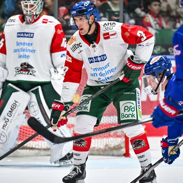 Alec McCrea im Testspiel der Panther gegen den EHC Kloten.