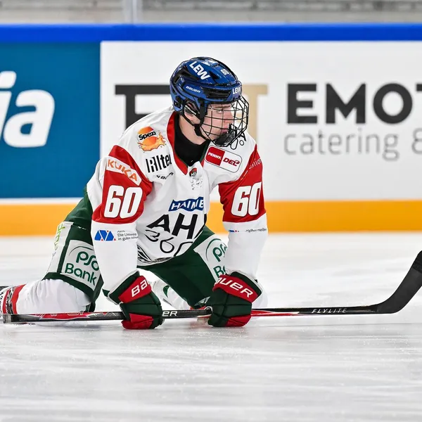 Liron Pellizzari beim Warm-Up vor einem Spiel beim Dolomitencup. 